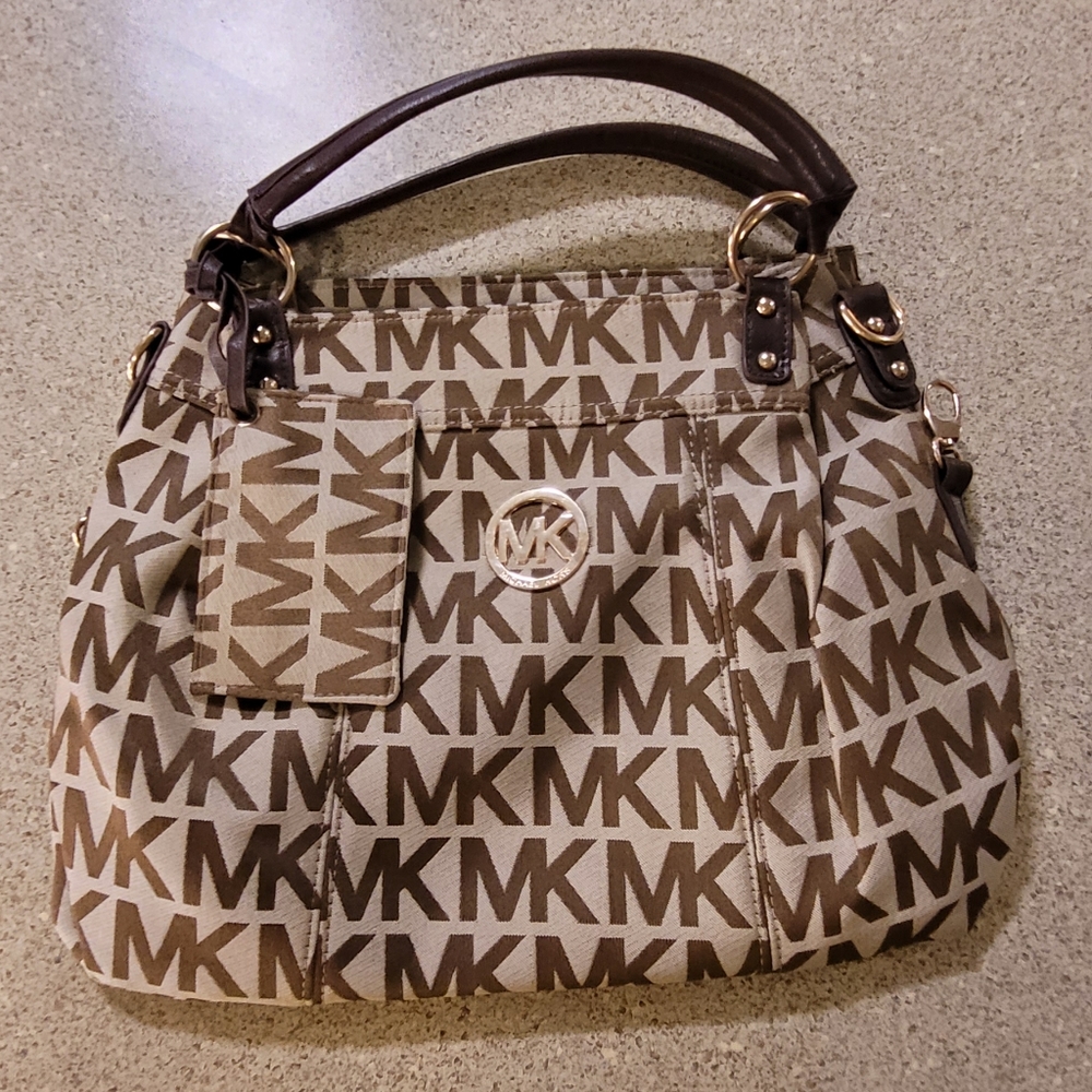 Brown shoulder purse